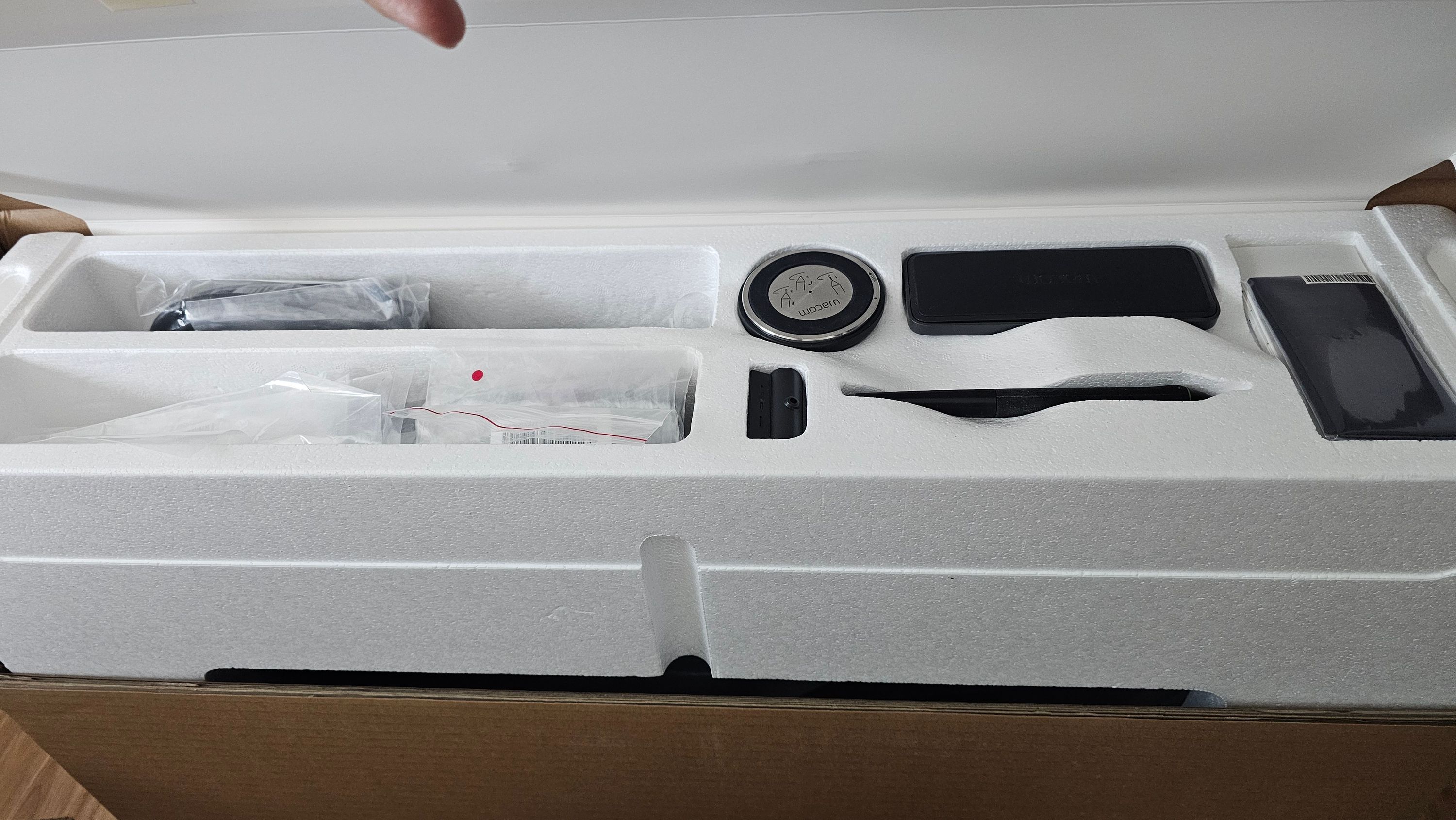 Wacom Cintiq Pro 24 (non touch) + Wacom flex arm 팝니다. 썸네일 3