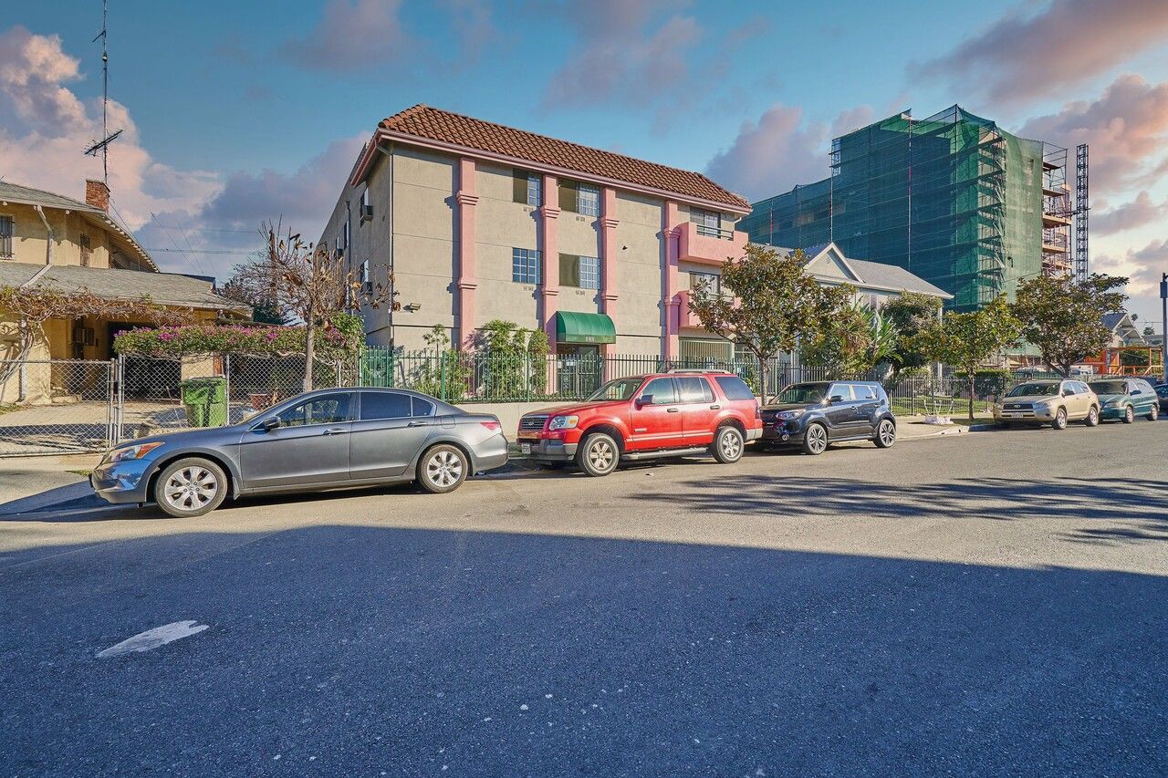 한타서쪽의 아파트 (8가 St Andrews ) 파킹 3대도 가능 썸네일 8