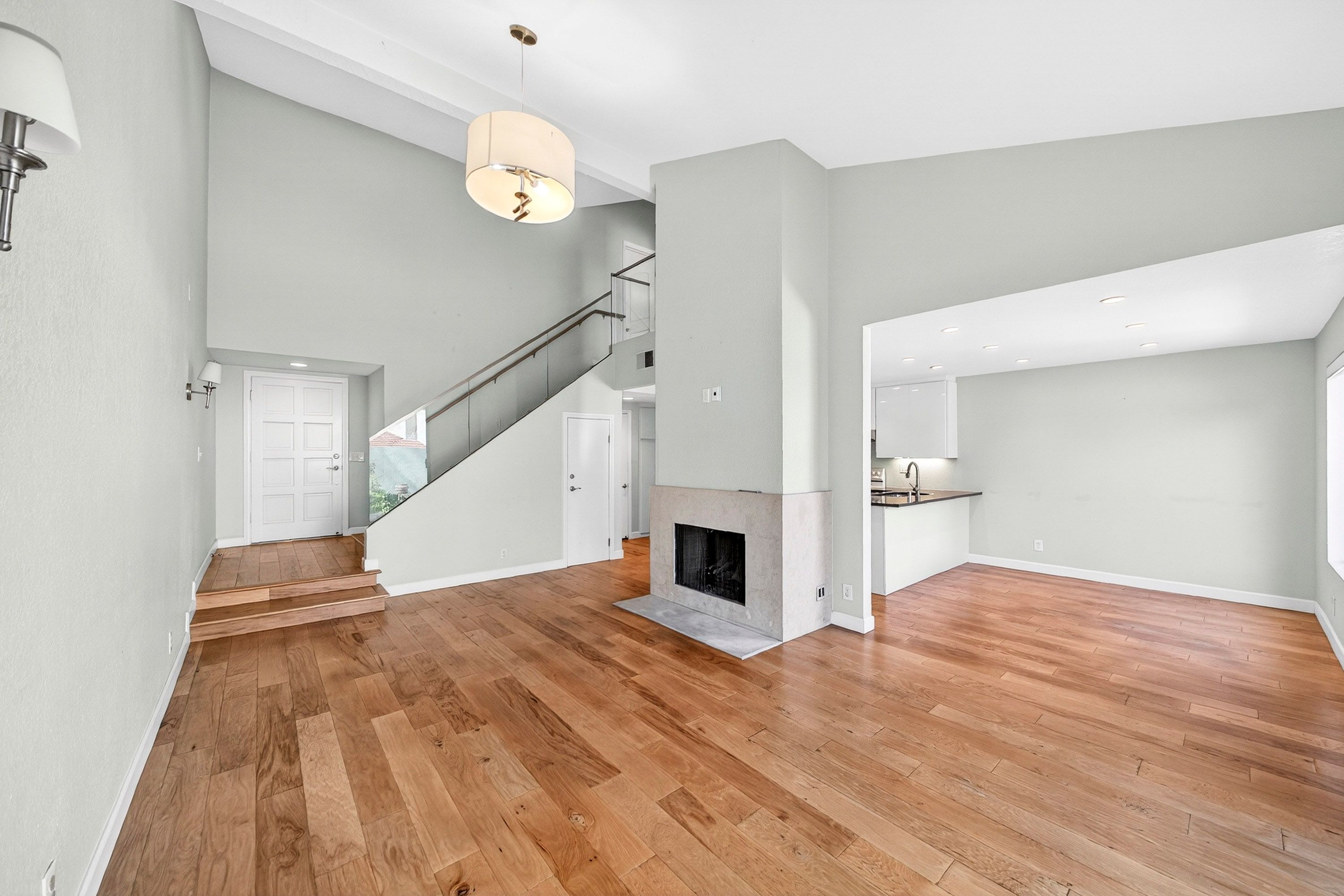 풀러턴 인기 지역 엔드 유닛 렌트! 썸네일 2