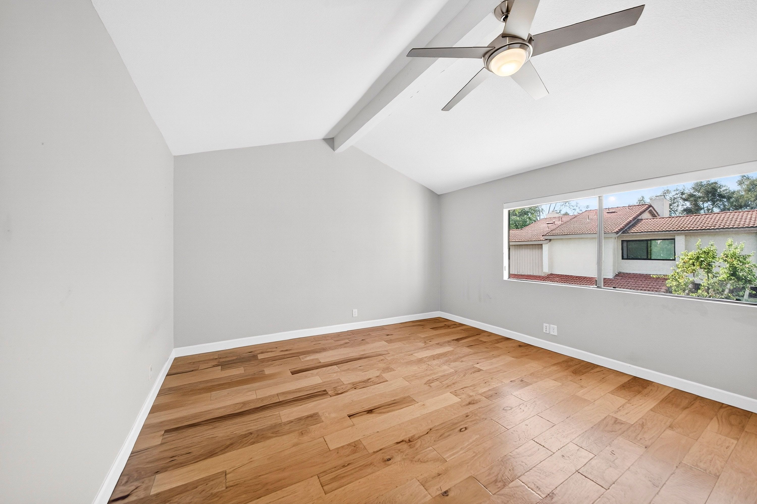 풀러턴 인기 지역 엔드 유닛 렌트! 썸네일 4