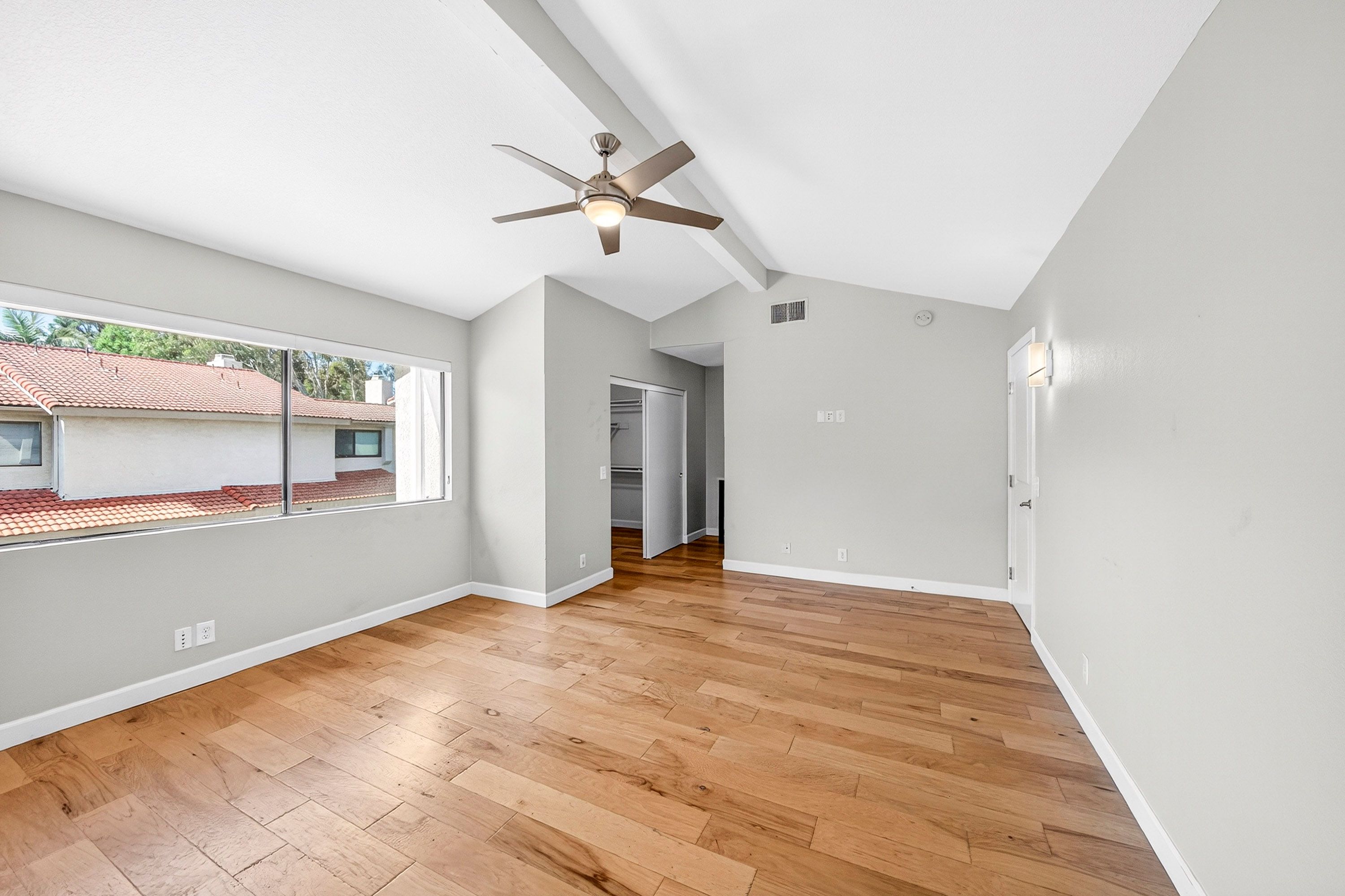 풀러턴 인기 지역 엔드 유닛 렌트! 썸네일 5