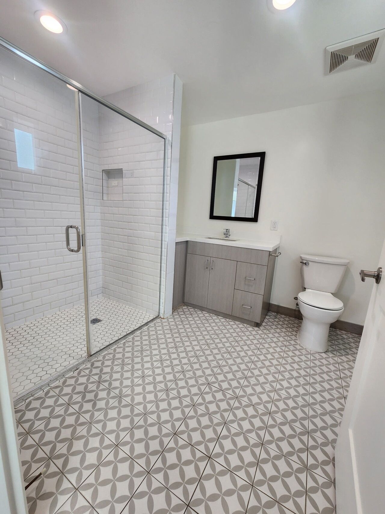 exclusive ready to move in 2.5&2.5 bed and bath apartment unit 썸네일 6