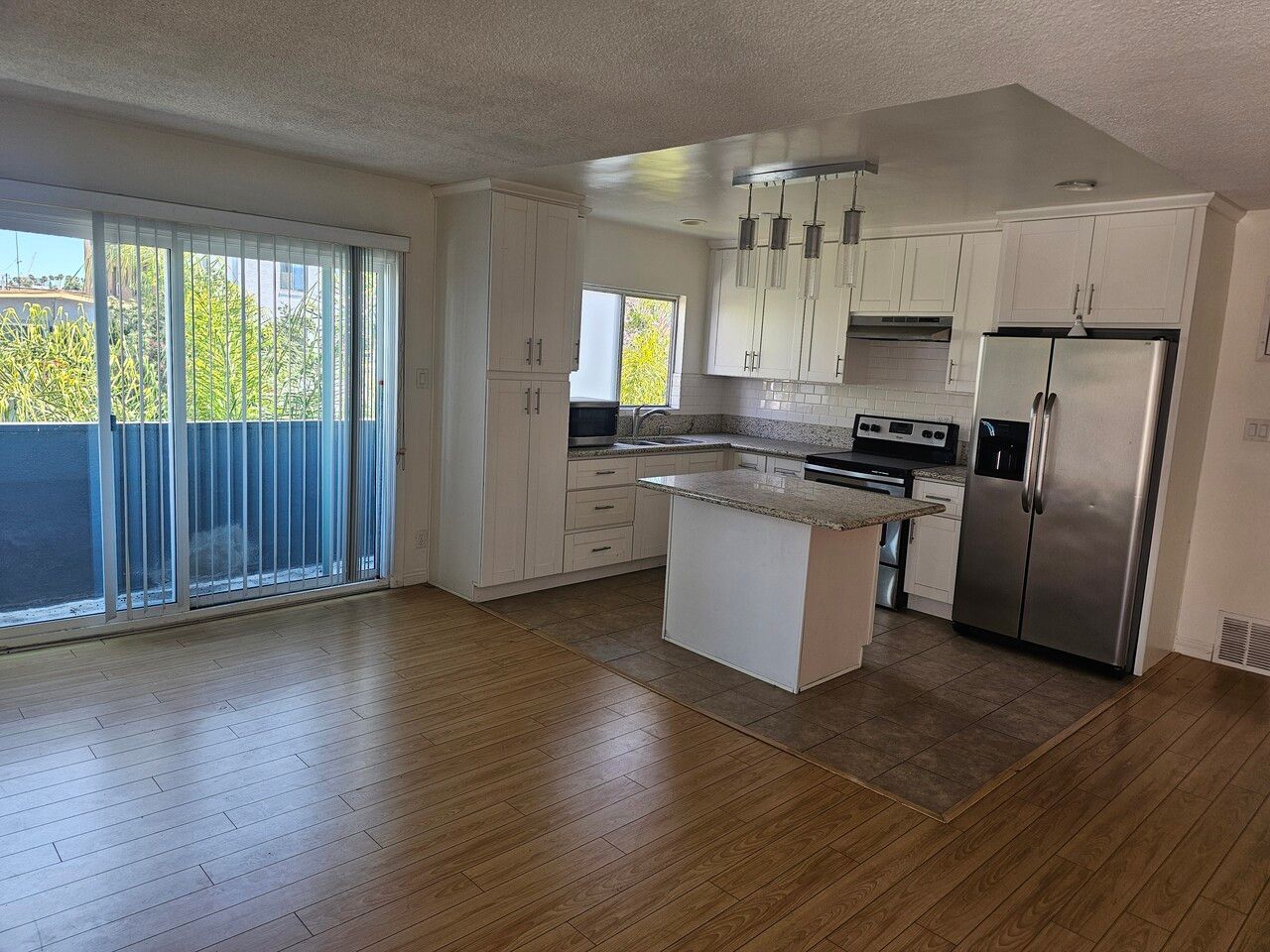 421 S. Manhattan Pl 1bed 1bath 썸네일 3