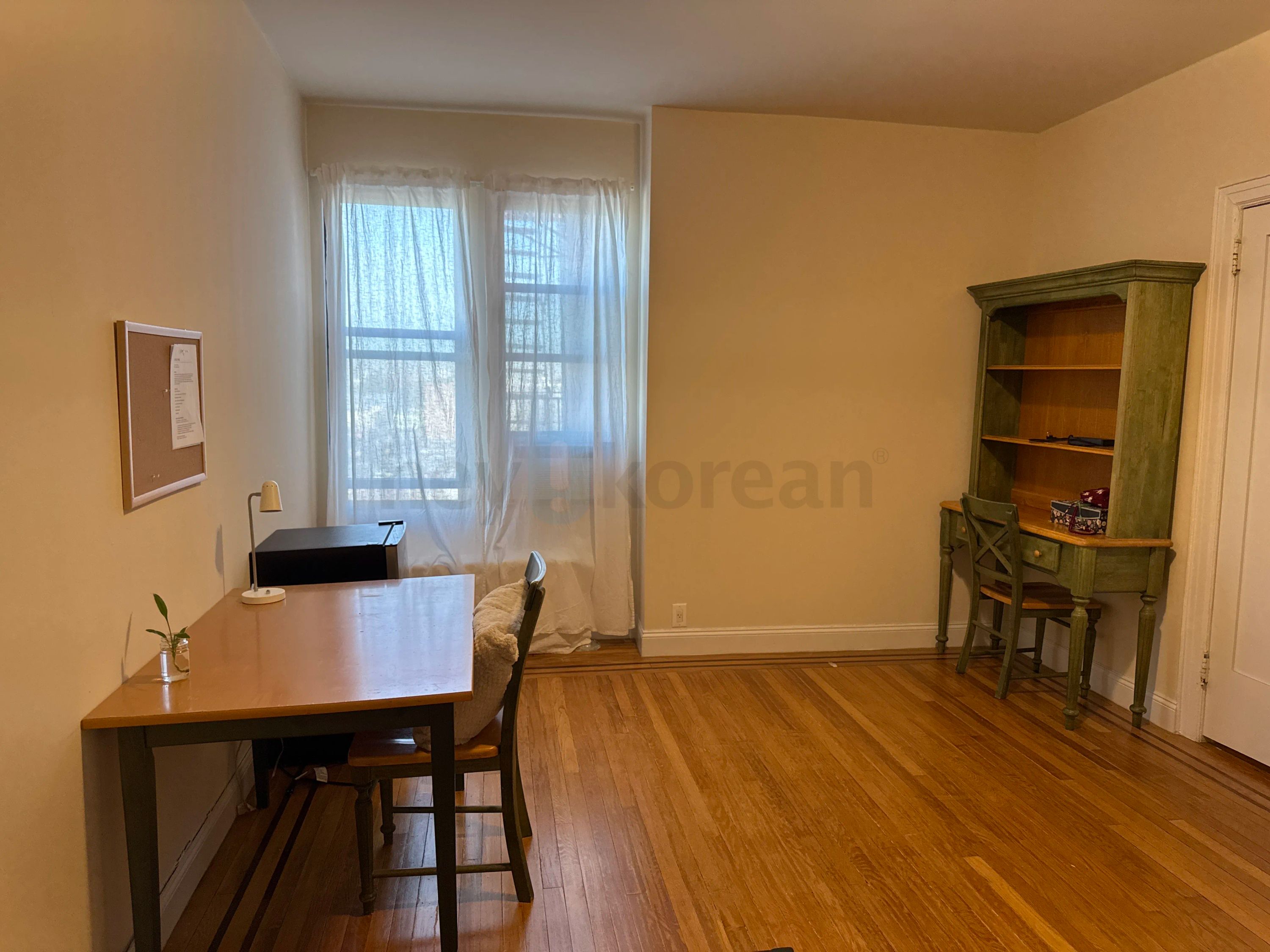 급구!!!165가 브로드웨이역 앞 여성 룸메구해요 썸네일 3