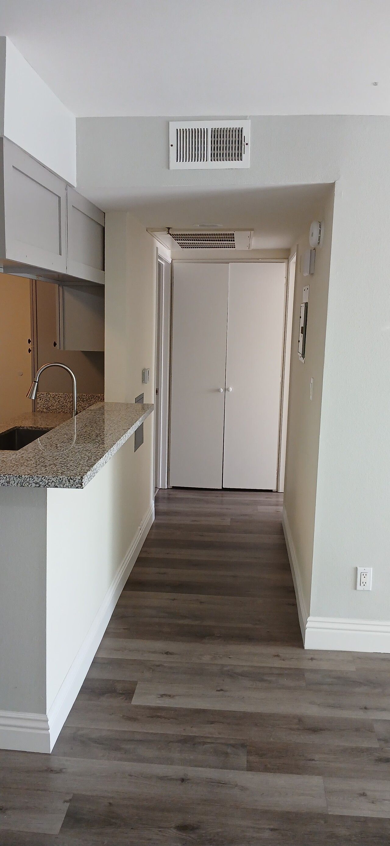 엘에이 한인타운 중심 아파트 1 bed + 1 bath + 1 parking 썸네일 7