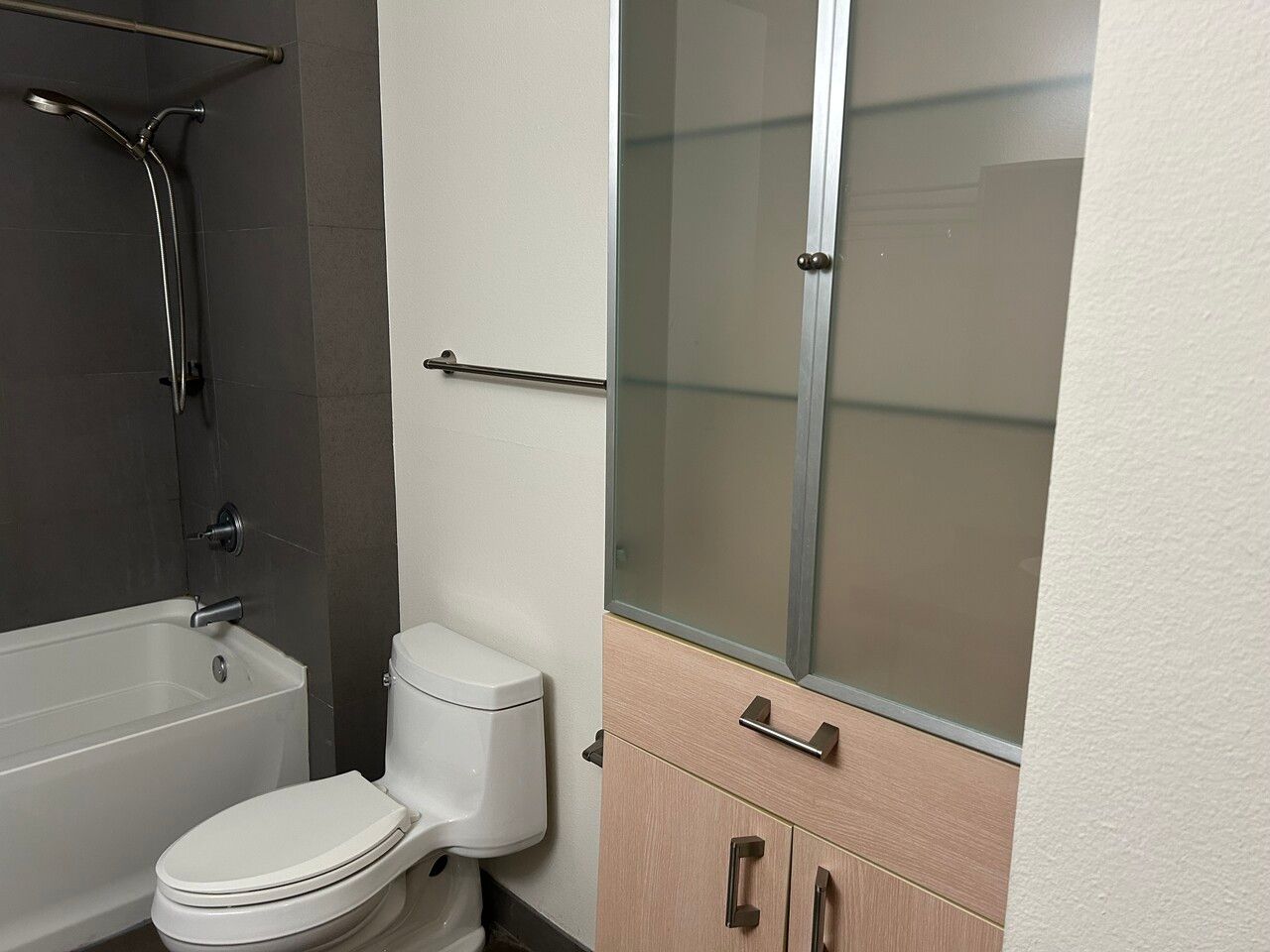 살기 너무 좋은 콘도 1BED 렌트합니다! 썸네일 5