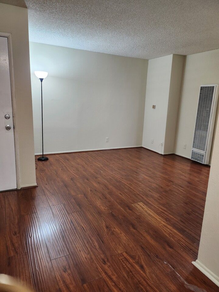 2 Bed, 1 bath, 1 parking 썸네일 4