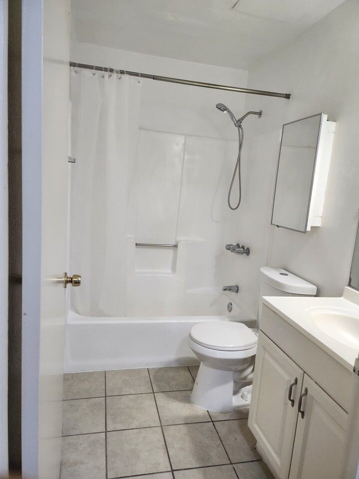 2 Bed, 1 bath, 1 parking 썸네일 6