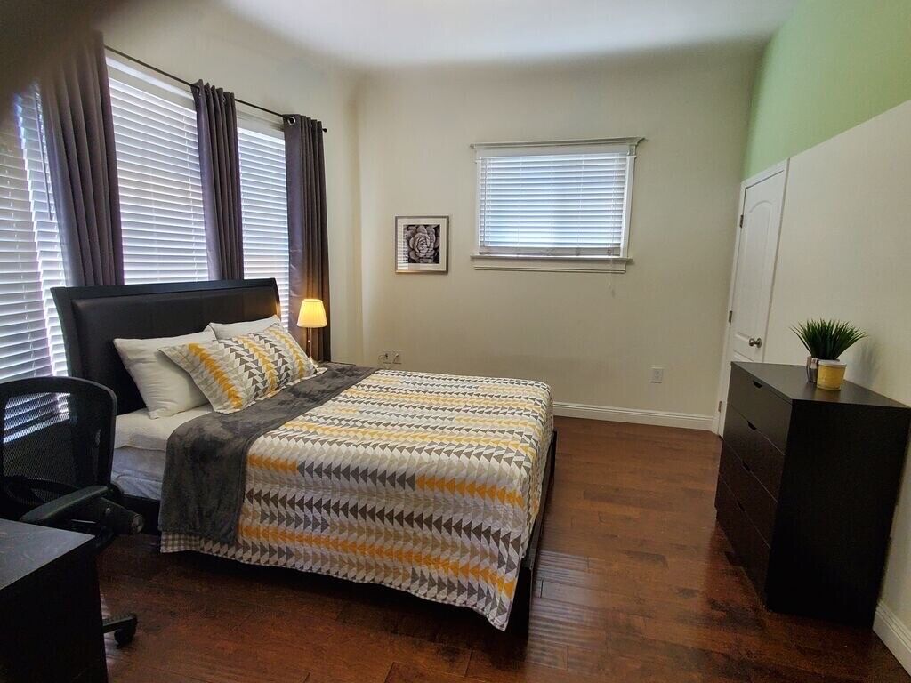 LA, 1 bed, 개인화장실, 안전한 주차 image 1