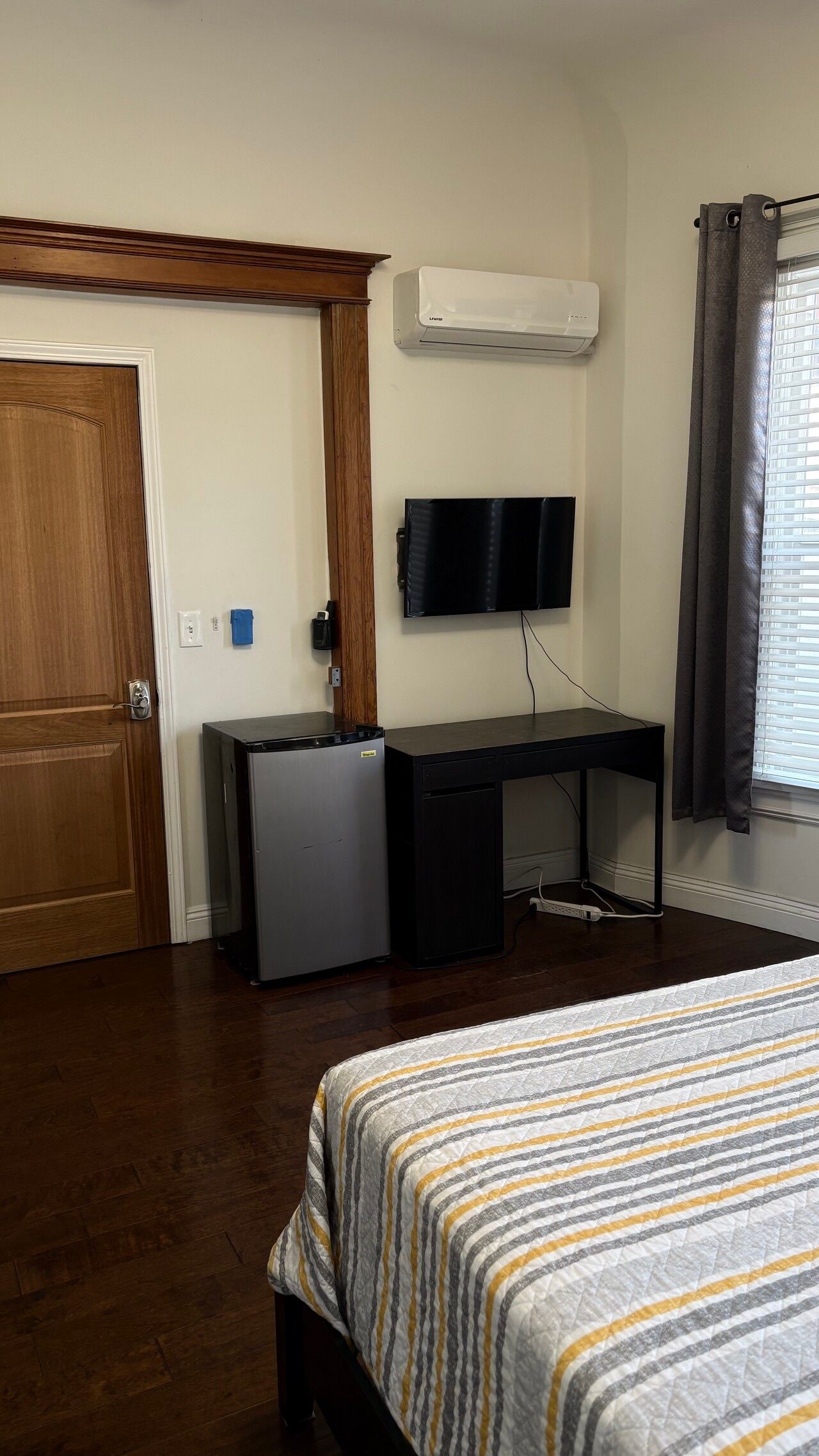 LA, 1 bed, 개인화장실, 안전한 주차 thumbnail 3
